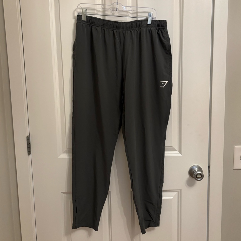 Gymshark dark green men’s lightweight Joggers
